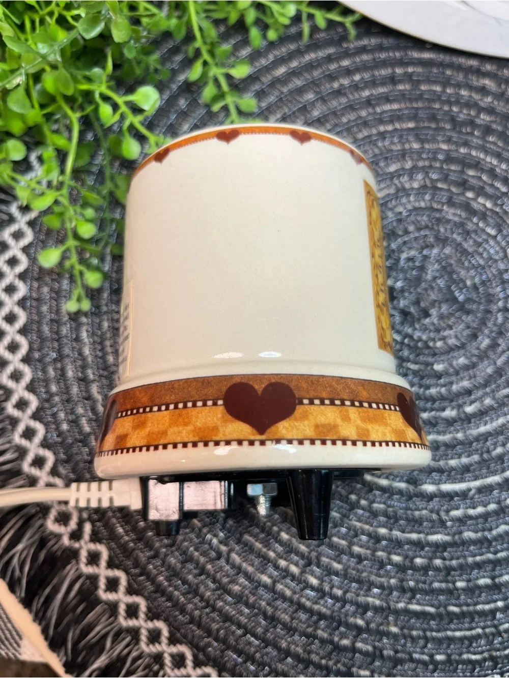 CRAZY MOUNTAIN ELECTRIC VOTIVE CANDLE MELTER HOME SWEET HOME WITH HEARTS